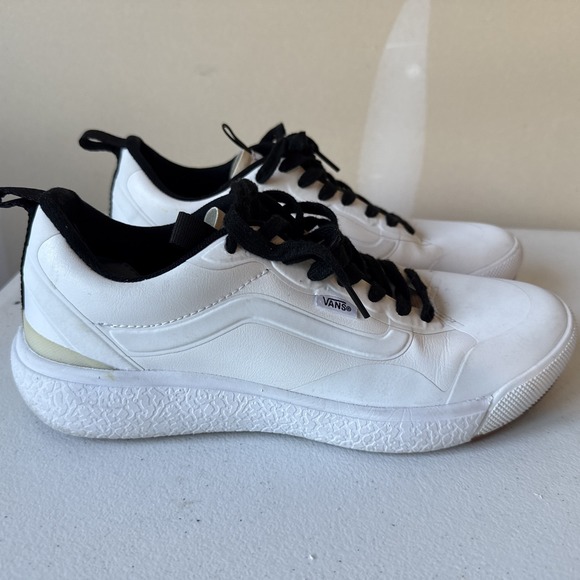 Size 9 Mens Vans  UltraRange EXO White Ultracush - Picture 1 of 5